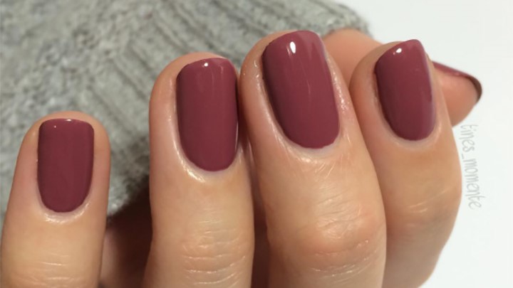 10 Winter Nail Colors For Your Bridesmaids